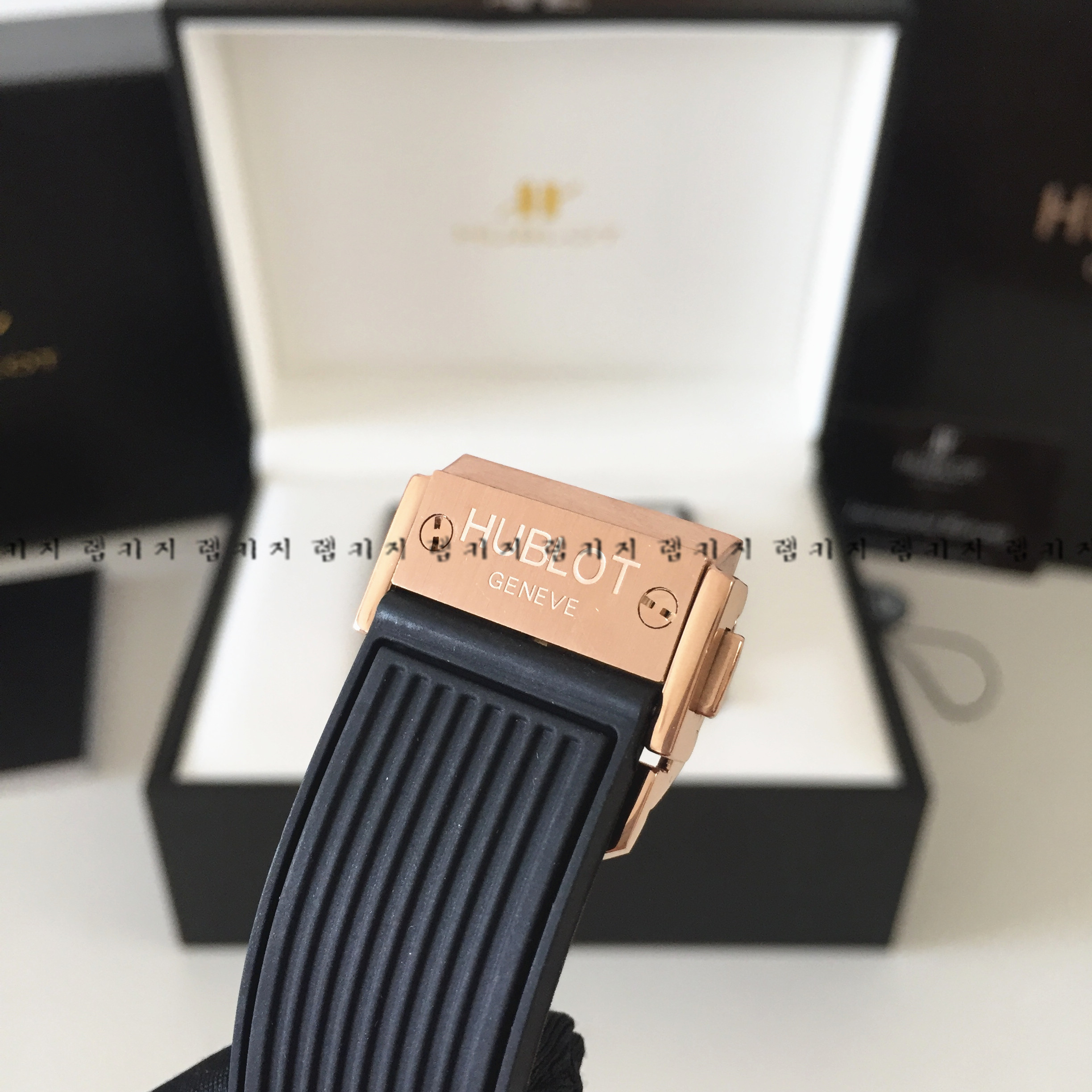 위블로 페라리 유니코 킹 로즈골드 우레탄시계